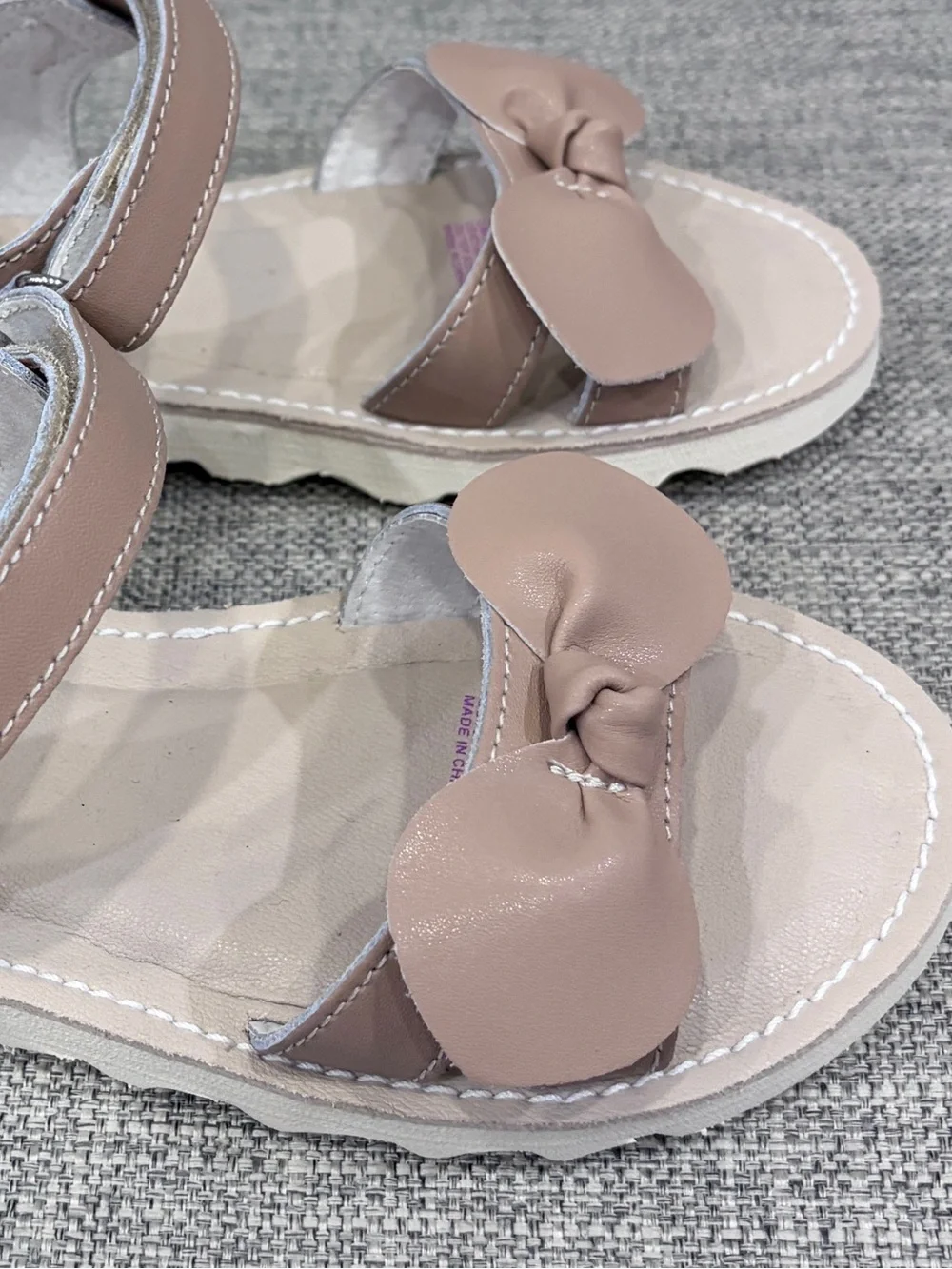 L'Amour Taupe Bow Strap Kids Sandals NWOT